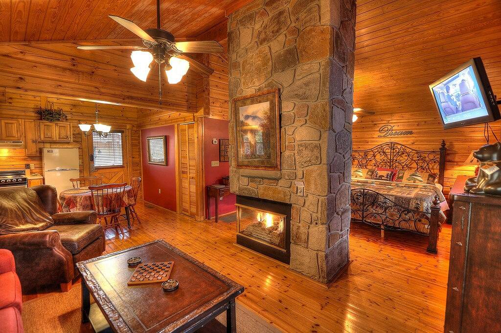 Buchen Sie für August und September und erhalten Sie 15% Rabatt auf 3 oder mehr Nächte! in Sevierville, Sevier County