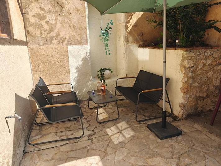 Location de vacances pour 9 personnes, avec terrasse ainsi que jardin et vue dans Office de Tourisme de Bergerac Sud Dordogne - 4