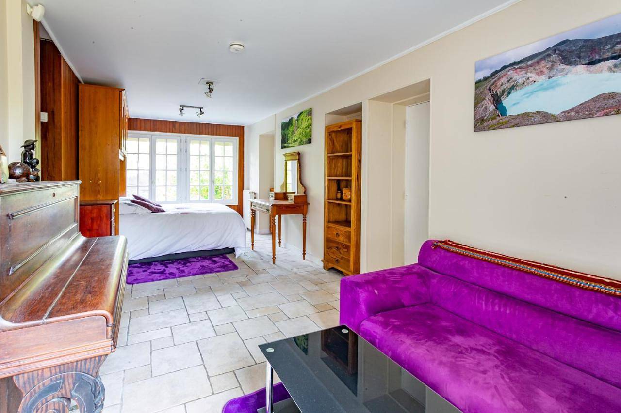 Appartement entier, Apakabar Homestay, Gîte 6 personnes, proche gare Melun, parking privé in La Rochette (Seine-et-Marne), Seine-et-Marne