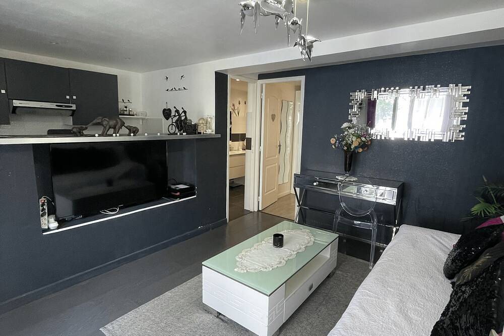 Appartement entier, Beau 2 pièces gare de Bondy à 15 min de Paris in Bondy, Seine-Saint-Denis