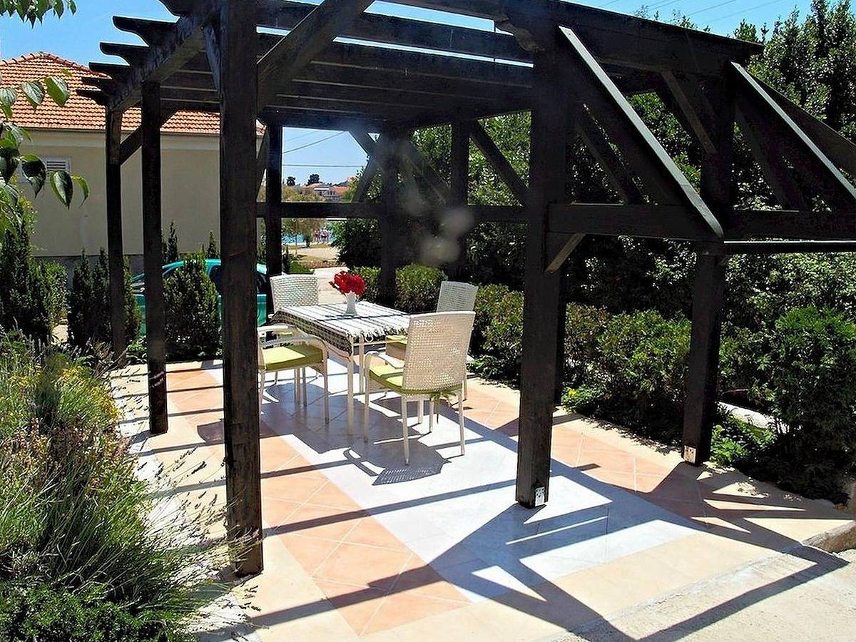 Ganze Wohnung, 2-Zimmer-Ferienwohnung mit Klima Preko, Ugljan A-20385-b in Poljana, Insel Ugljan