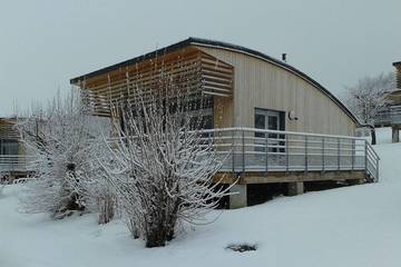 Chalet pour 6 personnes, avec jardin et balcon dans le Cantal