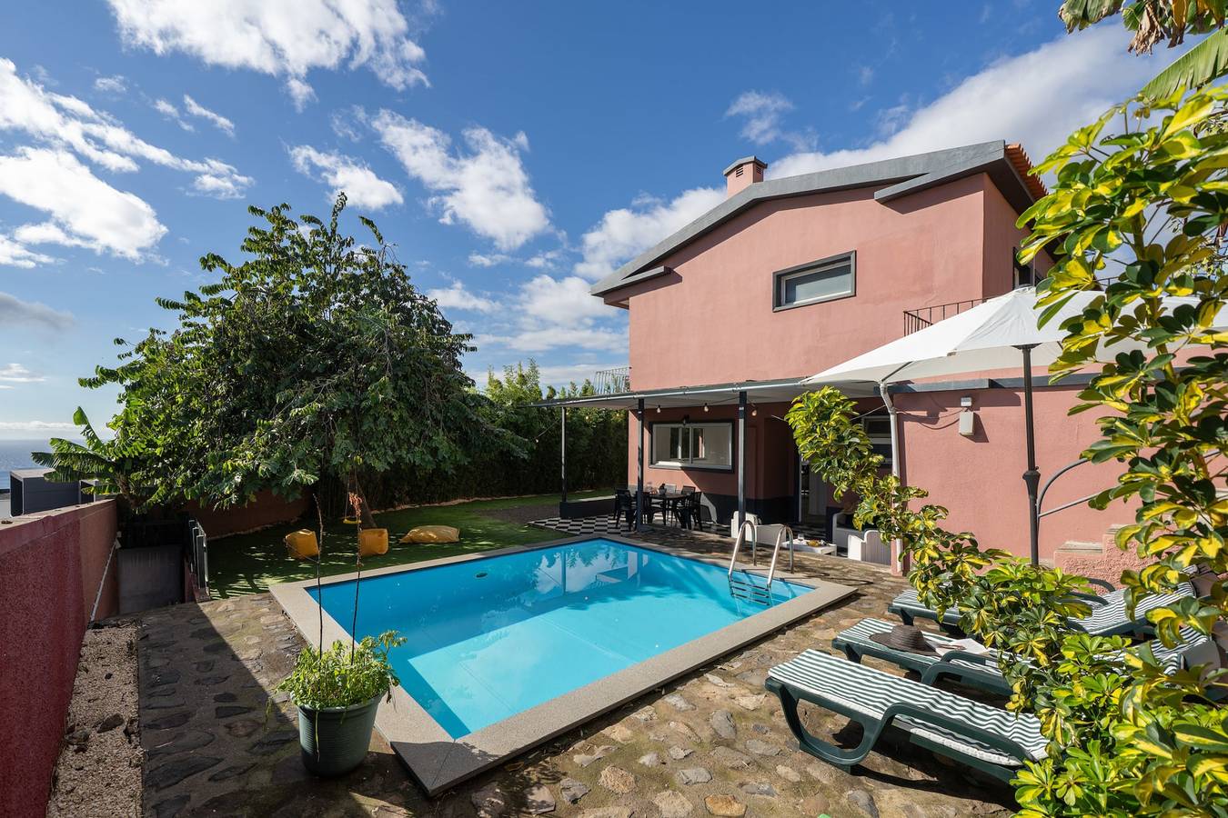 Casa da Anoneira - Maison avec piscine et vue sur la mer in Funchal (Santa Maria Maior), Île de Madère