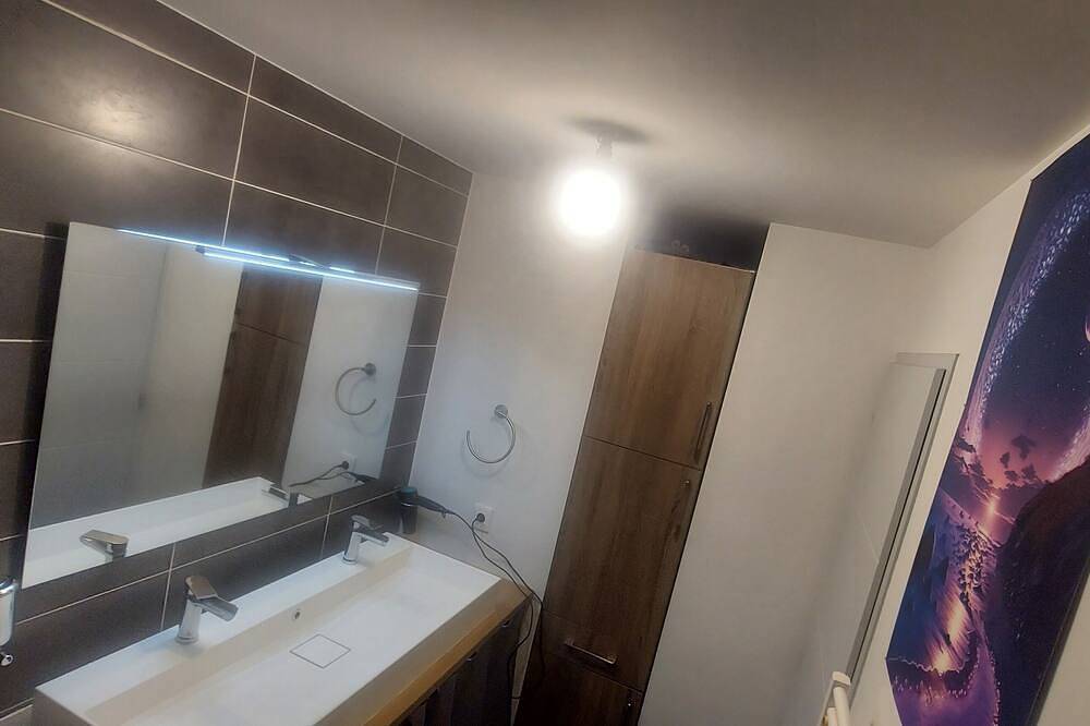 The House Of Happiness in Saint-Paul-et-Valmalle, Región de Lodève