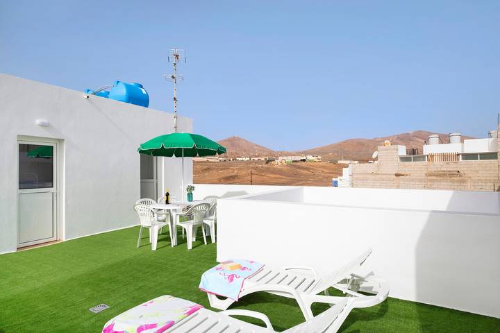 Ferienhaus 'Campo Amor Alto' mit Bergblick, privater Terrasse und Wlan in Argana Alta, Arrecife