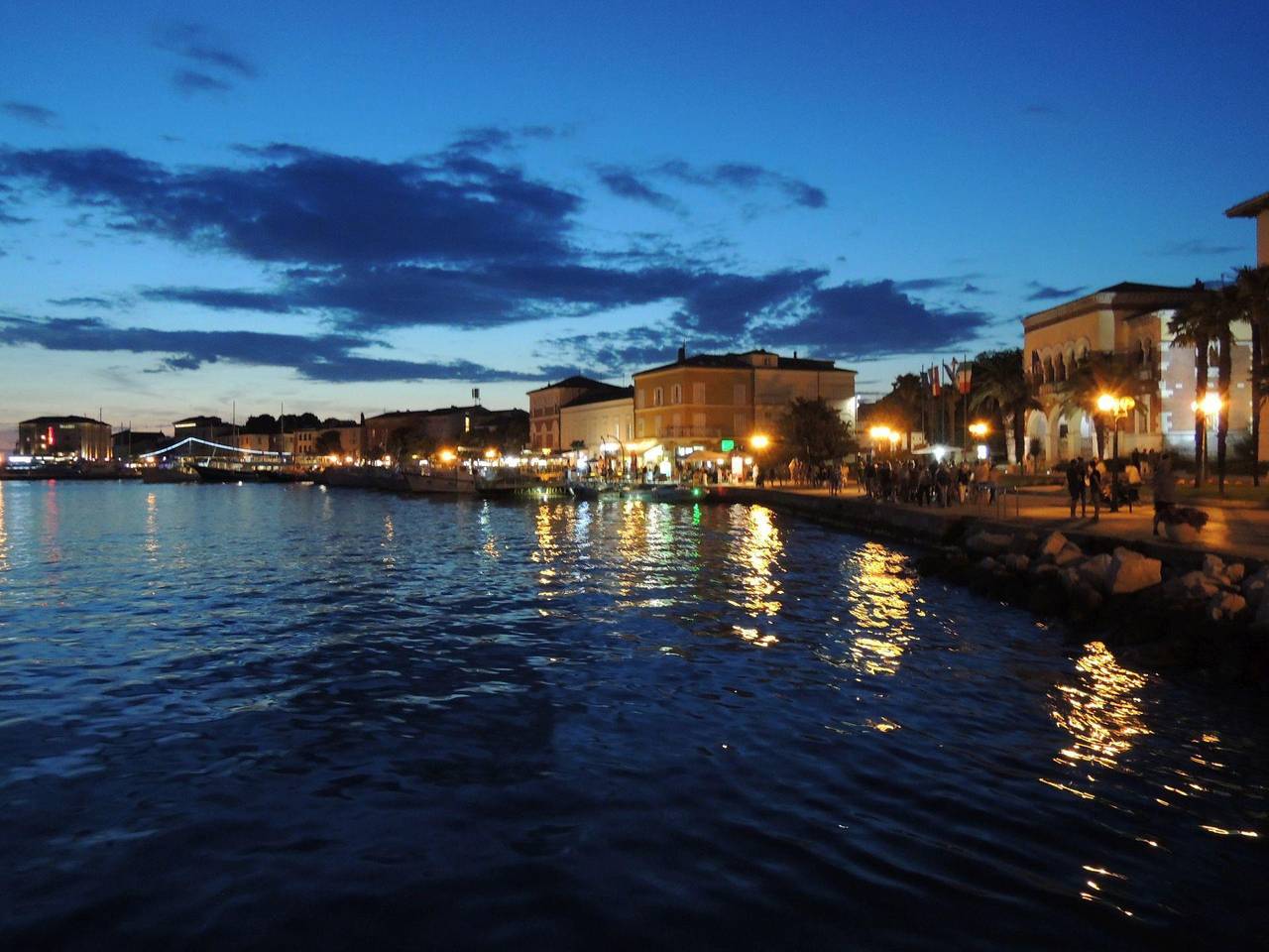 Ganze Ferienwohnung, Fewo "Lorena Premium" mit Blick auf das Wasser in Poreč, Porec und Umgebung