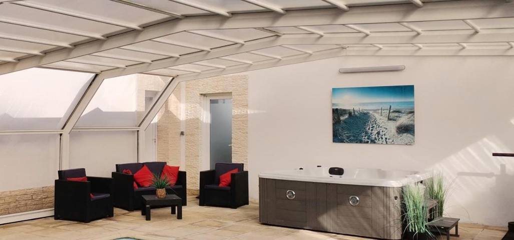 Location de vacances pour 5 personnes, avec terrasse ainsi que jacuzzi et piscine à Éperlecques - 2