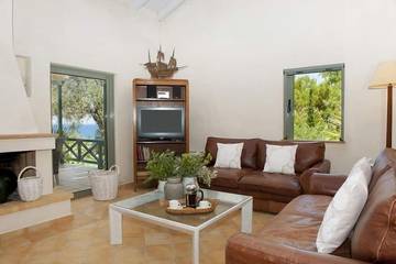 Villa for 20 People in Samos, Photo 2