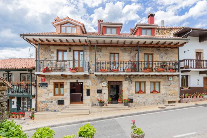 Casa rural para 9 personas, con Balcón y Jardín en Valles Pasiegos