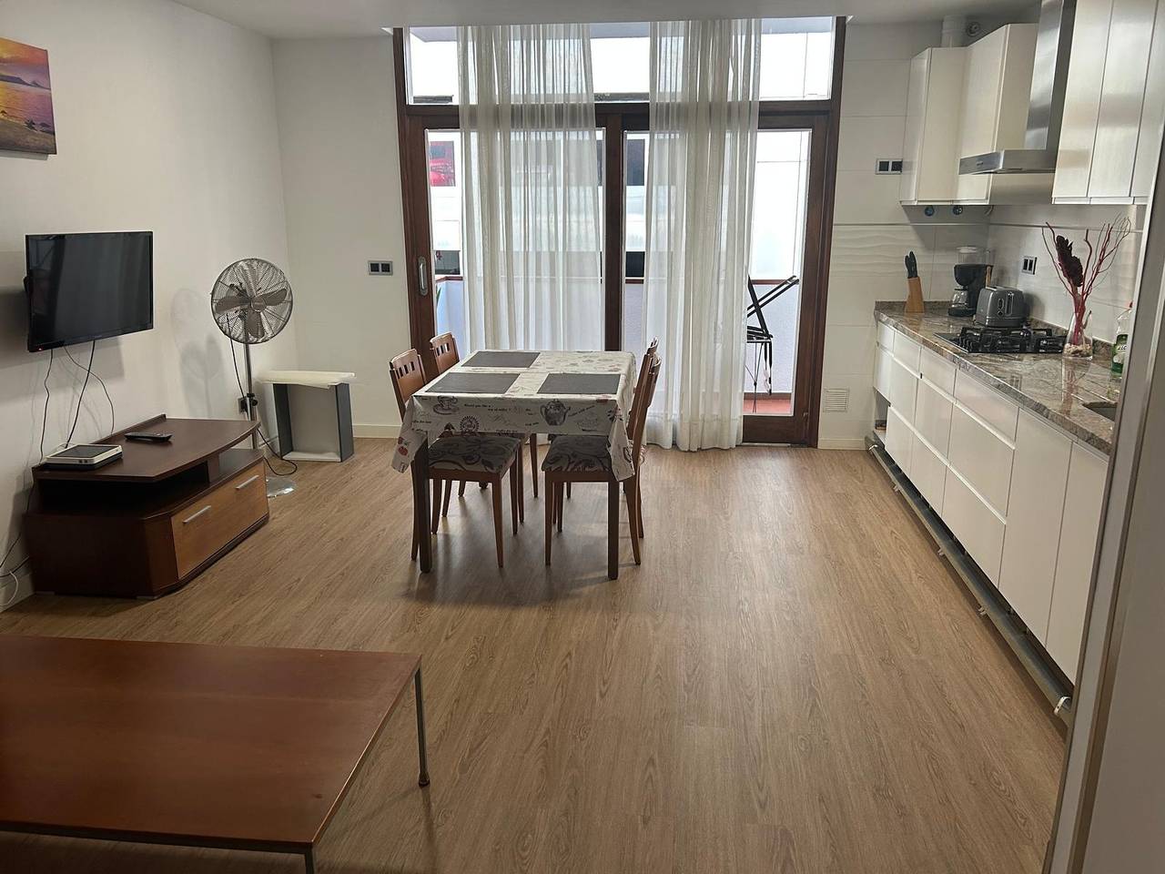 Entire apartment, Piso con Balcón cerca de la Playa – Apartment with Balcony and Wi-Fi near the Beach in Las Palmas de Gran Canaria Centre, Las Palmas de Gran Canaria