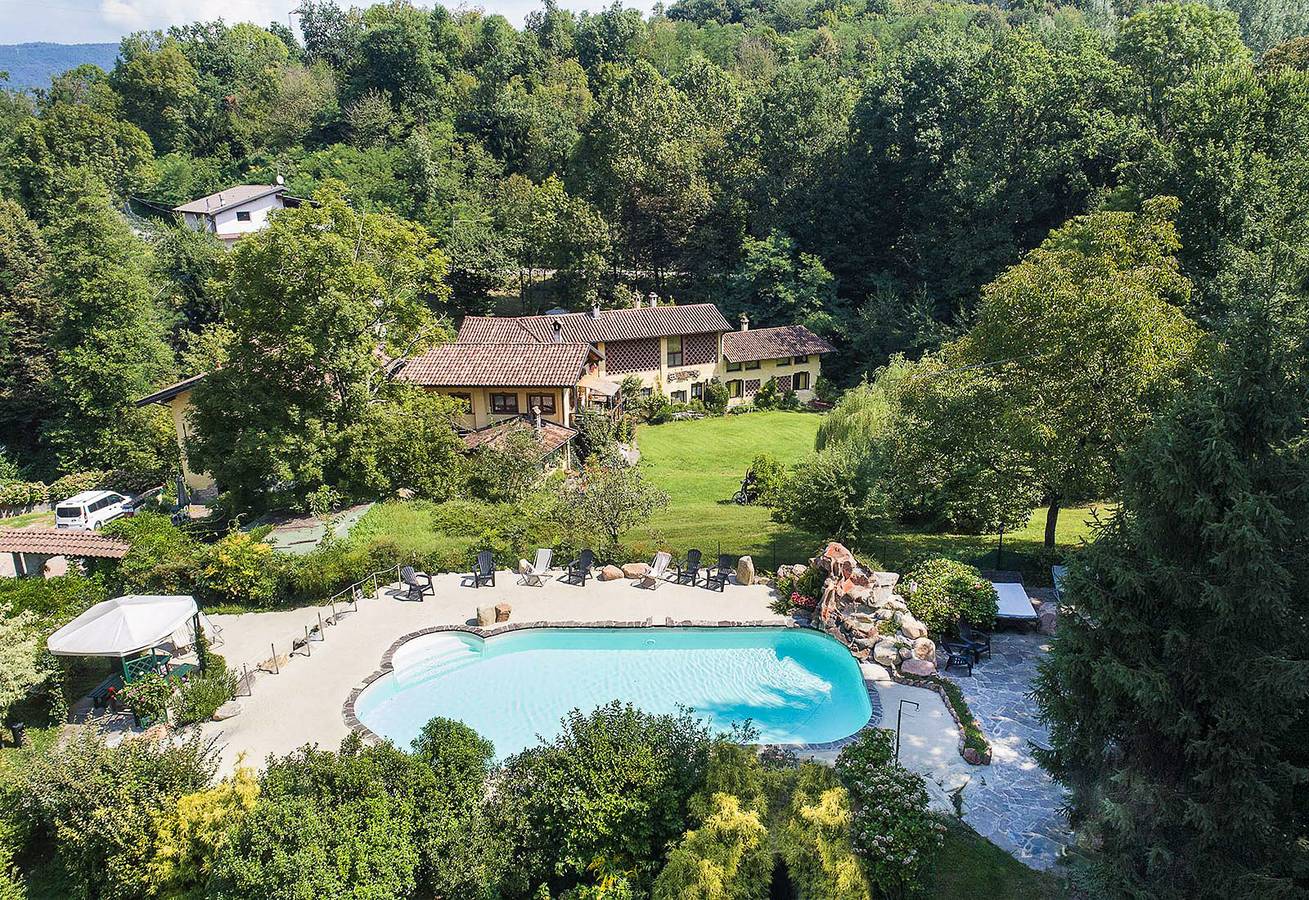 Geheel appartement, Vakantieappartement voor 4 personen met zwembad in Rancio Valcuvia, Provincie Varese