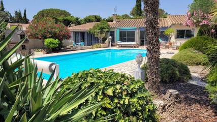 Chambre d’hôte pour 2 personnes, avec piscine et jardin ainsi que jacuzzi et terrasse à Malves-en-Minervois