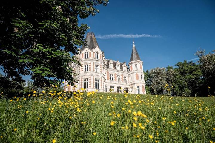 Hôtel pour 2 personnes, avec Terrasse et Jardin ainsi que Piscine et Vue à La Membrolle-sur-Choisille