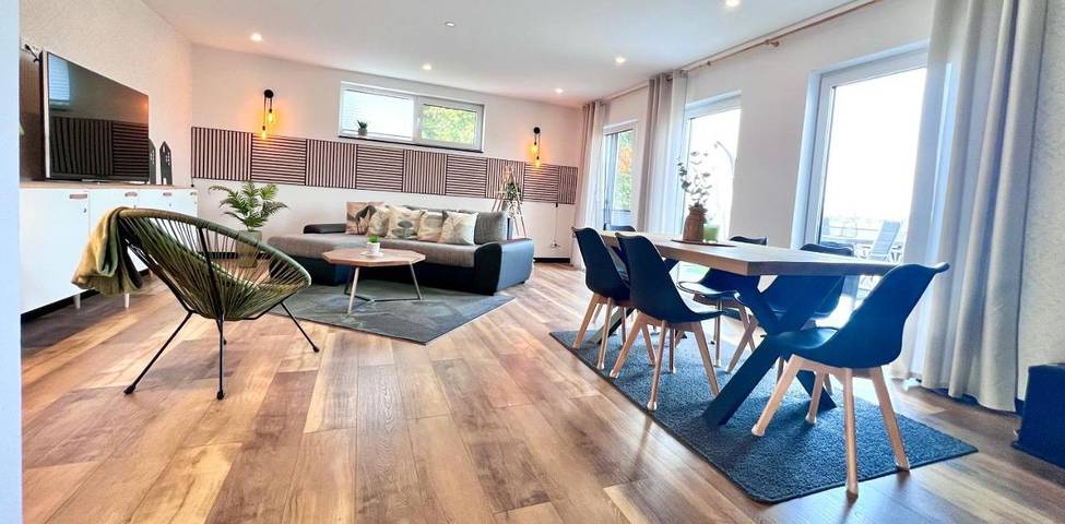 Ferienwohnung für 10 Personen, mit Balkon und Terrasse sowie Sauna und Ausblick