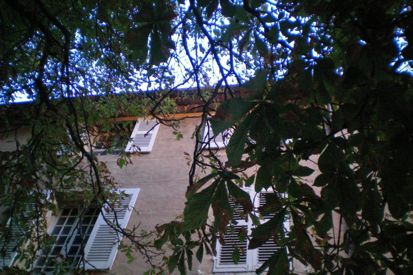 Pension 'Junior' mit Bergblick, Gemeinschaftspool und Wi-Fi in Brignoles, Brignoles Region