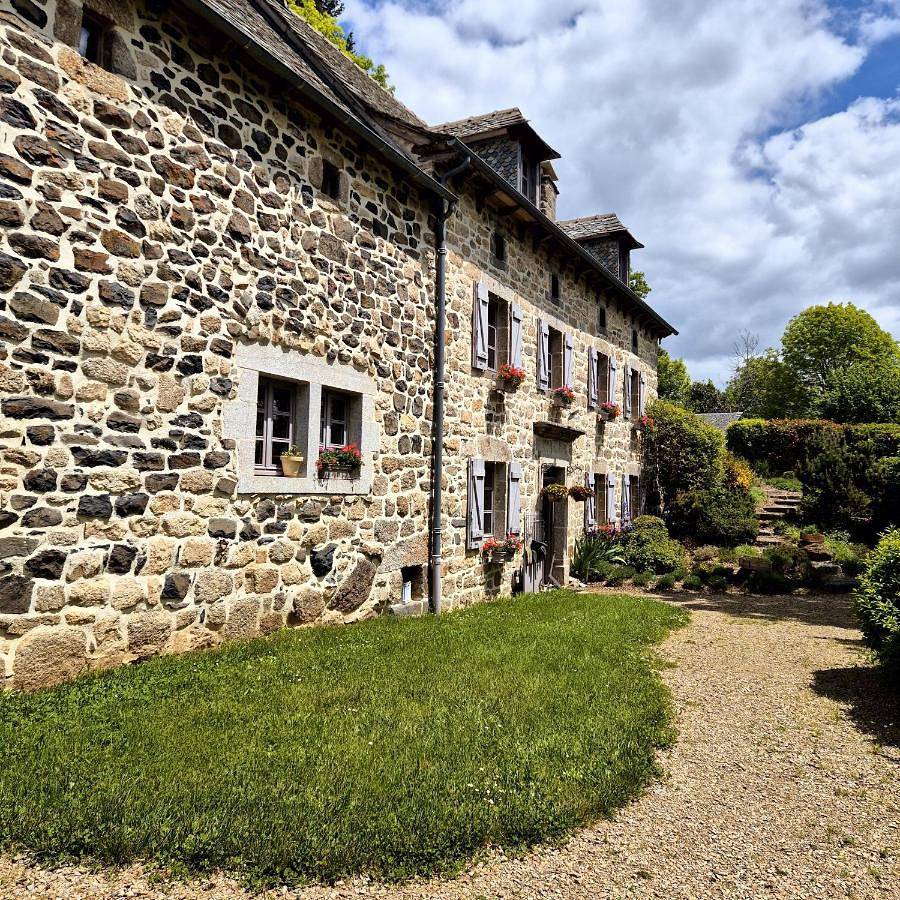 Le Mas de Rigoulac Spa sur réservation et table d'hôtes tout les jours sauf les jeudis et les dimanches in La Terrisse, Argences en Aubrac