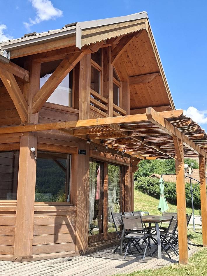 Gîte pour 12 personnes, avec terrasse et jardin - 1