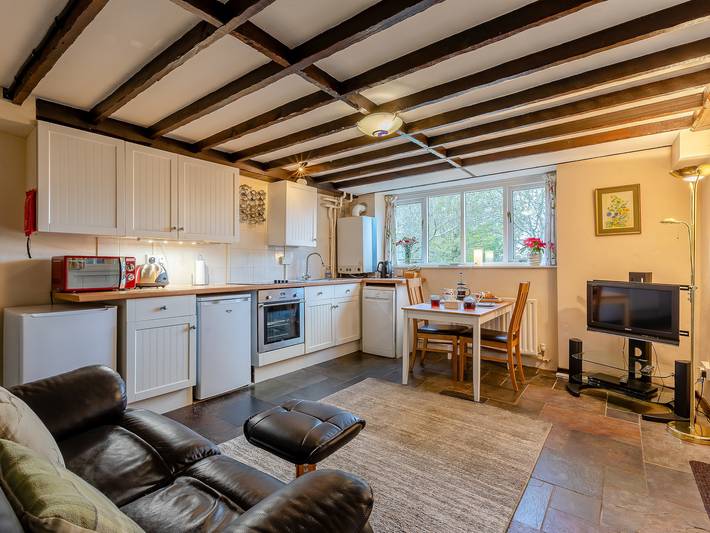 Log cabin for 2 people, with garden in Somerset