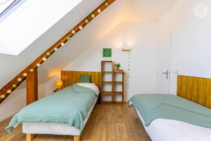 Location de vacances pour 2 personnes, avec piscine ainsi que jardin et terrasse dans Cessens - 2