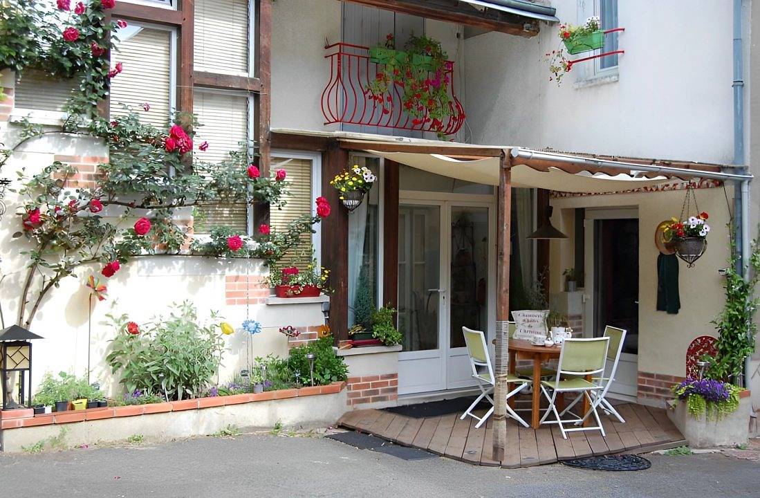 Chambres de Christine avec petit déjeuner - Chambre Rouge in Amboise, Région de Tours