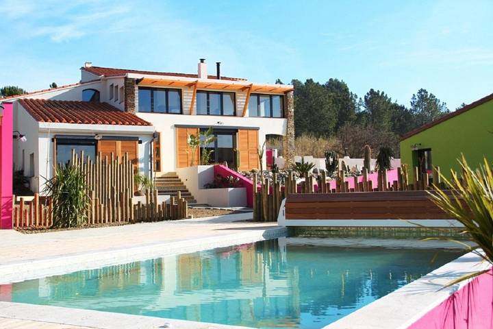 Gîte pour 2 personnes, avec Terrasse et Jardin ainsi que Piscine et Vue à Ponteilla