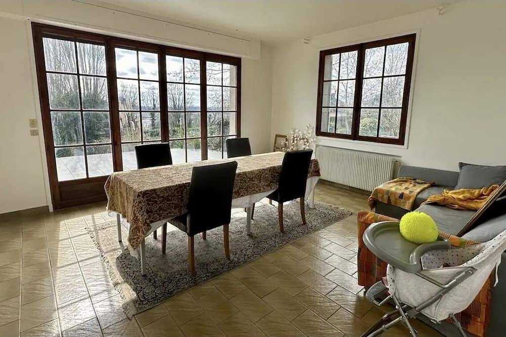 Maison Calme et en Pleine Nature in Mézy-sur-Seine, Regionaler Naturpark Vexin Français