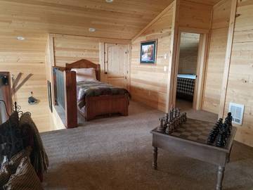 Log Cabin for 9 Guests in Island Park, Fremont County (ID), Picture 3