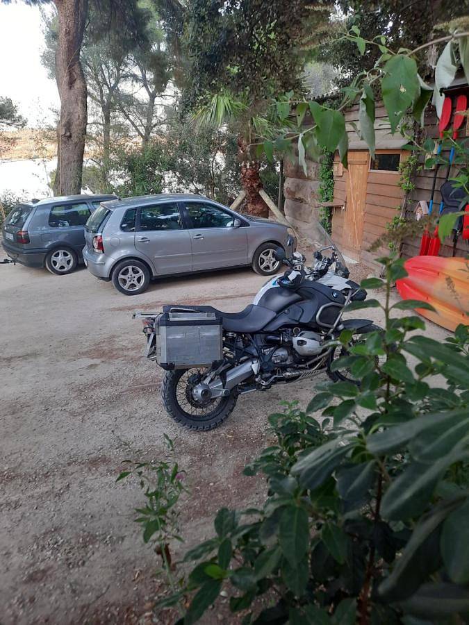 Tente pour 4 personnes, avec vue et piscine ainsi que jardin et terrasse dans les Bouches-du-Rhône - 3