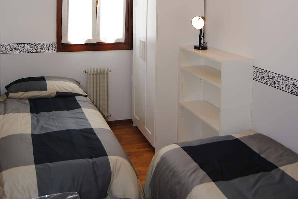 Ganze Wohnung, Vittorio Veneto Zentrum, Wohnung mit Garage, 4 Personen in Vittorio Veneto, Südliche Karnische Alpen
