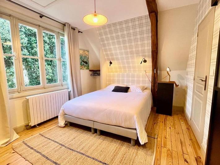 Gîte pour 2 personnes, avec jardin et terrasse à Gennes