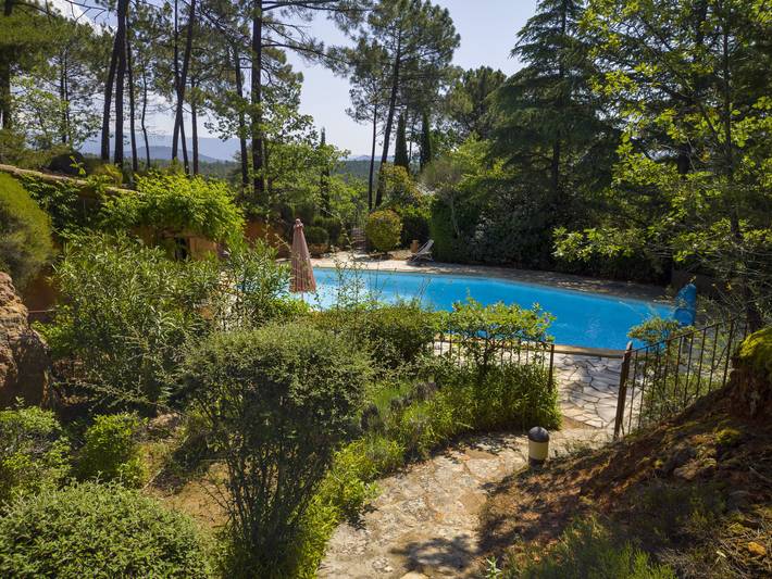 Location de vacances pour 14 personnes, avec terrasse ainsi que jardin et vue à Roussillon - 2