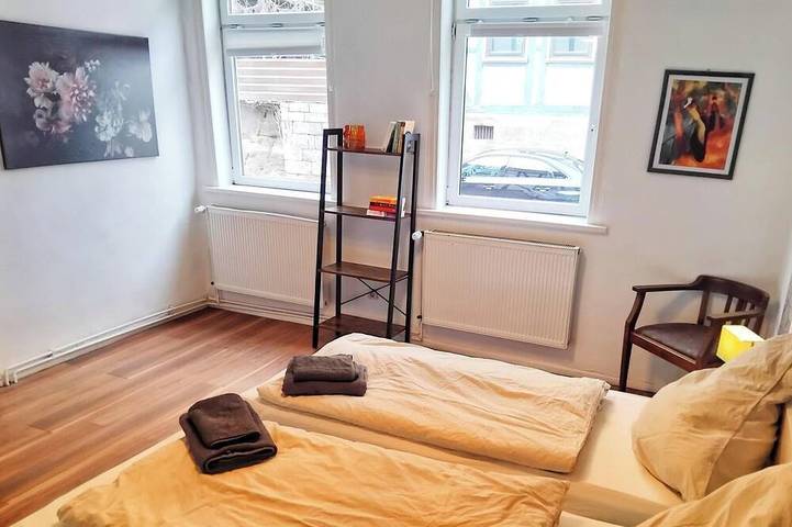 Ganze Wohnung, Gemütliche Wohnung mit Garten für bis 7 Gäste, Firma, Familie & Hund in Seenähe in Niedersachsen