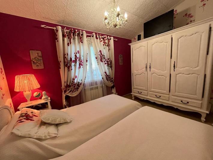 Gîte pour 4 personnes, avec piscine et jardin ainsi que terrasse et vue à Sernhac - 2