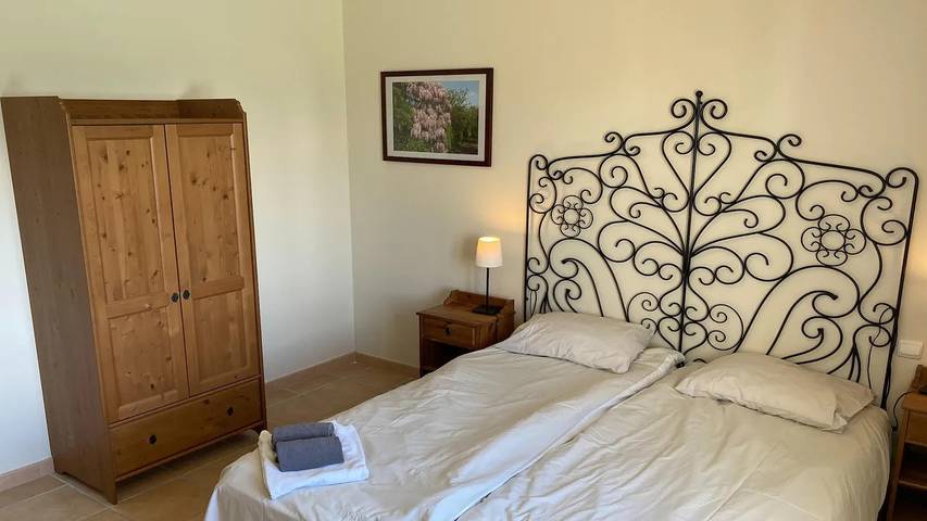 Location de vacances pour 9 personnes, avec jardin et jacuzzi ainsi que piscine et terrasse, animaux acceptés à Montbrun-des-Corbières - 3