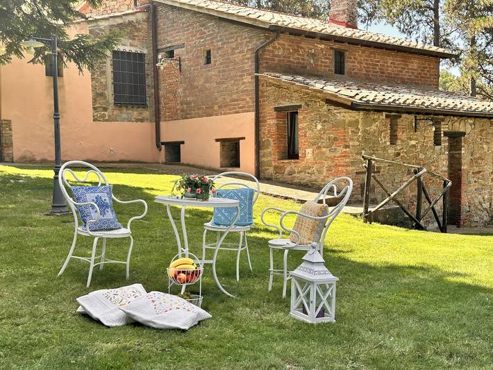 Villa storica con vista sul Lago Trasimeno in Paciano, Perugia e dintorni