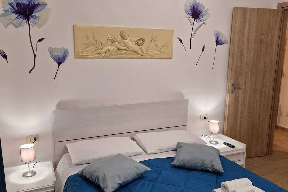 Appartamento intero, A 5 minuti dall'aeroporto fiumicino/roma ,casa singola 50 mq , con giardino. in Fiumicino, Provincia di Roma