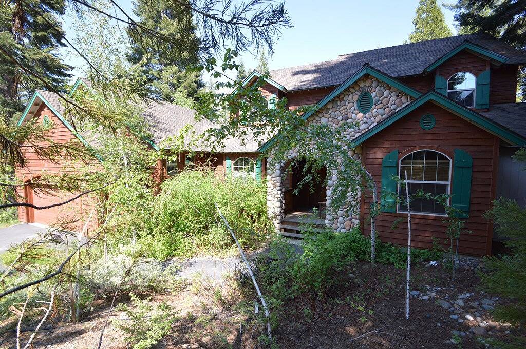 Modernes Berghaus mit großer Terrasse, Spielzimmer, nur wenige Minuten vom Sl Village entfernt! in Ockenden, Shaver Lake