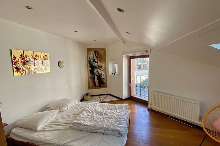 Renovated house with outside courtyard 10 min walk from the sea - free parking in Saint-Malo, Región de Saint-Malo