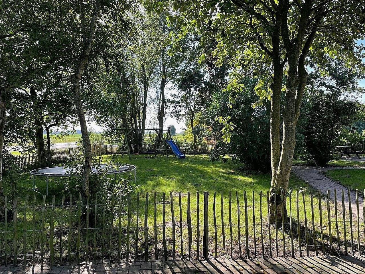 Großzügiges Ferienhaus mit großem Garten in Alleinlage - Großzügiges Ferienhaus in Alleinlage (Ht in Niebüll, Nordseeküste