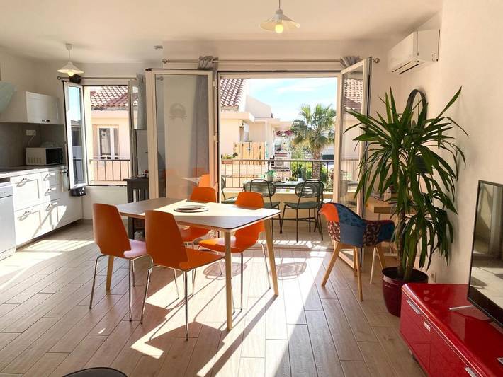 Gîte pour 2 personnes, avec Balcon ainsi que Terrasse et Vue dans Port de Sanary sur Mer