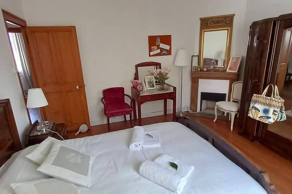 Nice sunny view and walking distance to everything in La Trinité-sur-Mer, Côte des Mégalithes