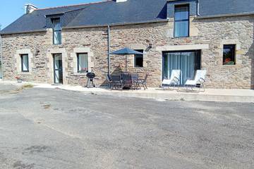 Gîte pour 6 personnes, avec terrasse et jardin, animaux acceptés à Pluherlin
