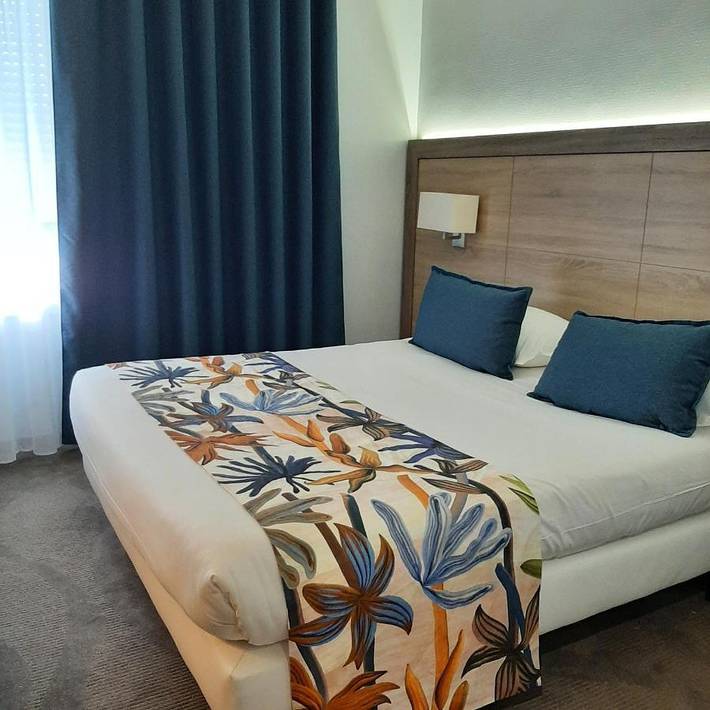 Hôtel pour 4 personnes, avec piscine et jardin à Coings - 2