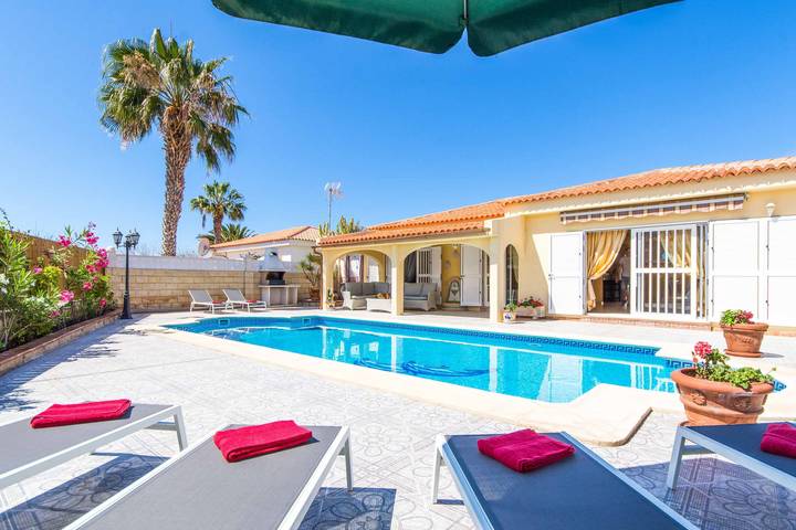 Chalet para 6 personas, con Terraza y Piscina en Sueño Azul