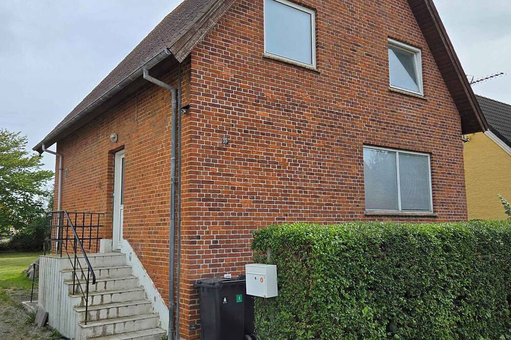 Cozy townhouse near beach, harbor, and Lalandia in Rødbyhavn, Rødby