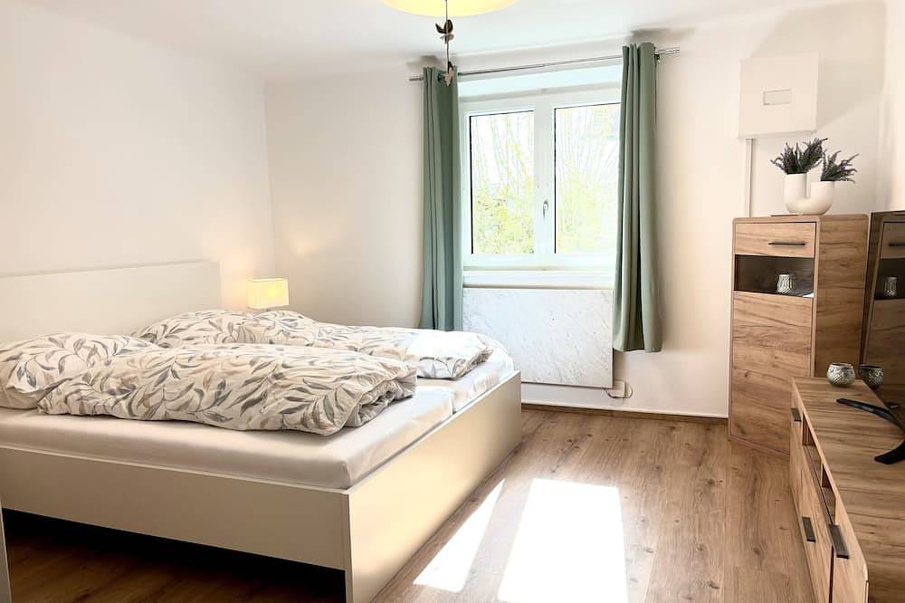 Ganze Wohnung, Gästehaus \"Seeblick\" Helle Gartenwohnung vor den Toren Salzburgs in Seekirchen am Wallersee, Bezirk Salzburg-Umgebung