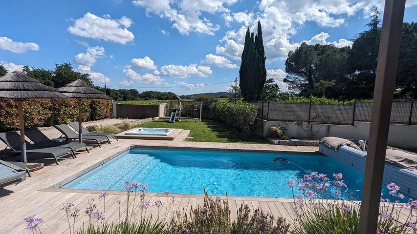 Location de vacances pour 6 personnes, avec piscine ainsi que jacuzzi et jardin à Saint-Laurent-des-Arbres - 3