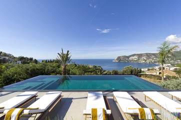 Chalet para 9 personas, con terraza y jardín en La Herradura