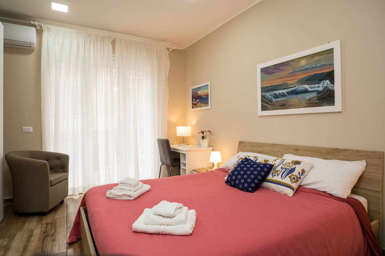 Appartamento intero, Appartamento per vacanze "Violet House" con terrazza privata, aria condizionata e Wi-Fi in Catania, Catania e dintorni