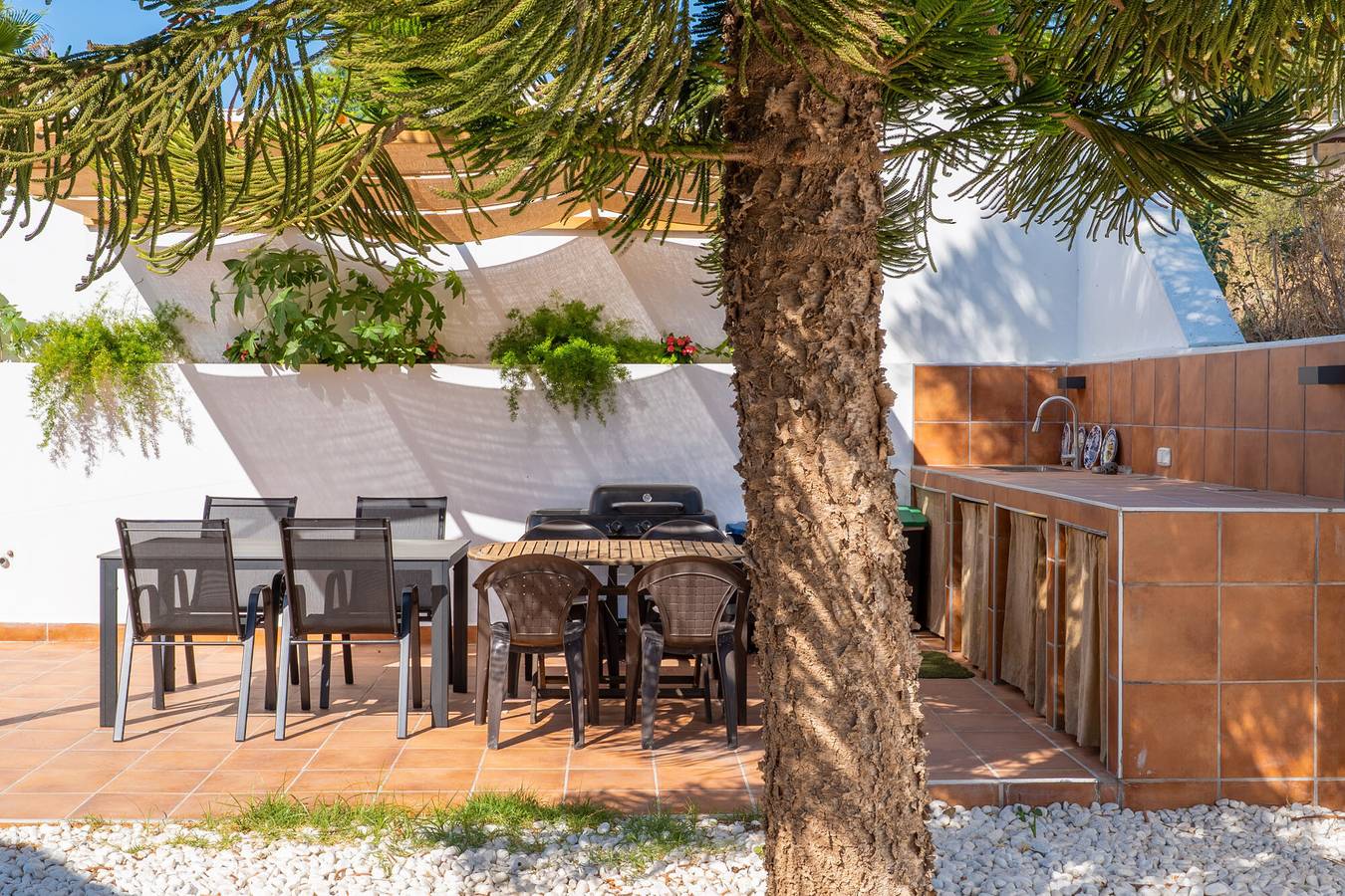 Holiday Home 'Iglu' with Sea Views, Wi-Fi and Air Conditioning in La Capellania, Benalmádena